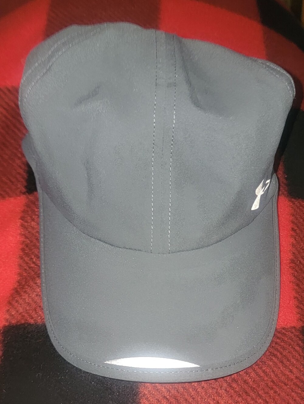 Under Armour Men’s Black Performance Hat with Reflective Accent